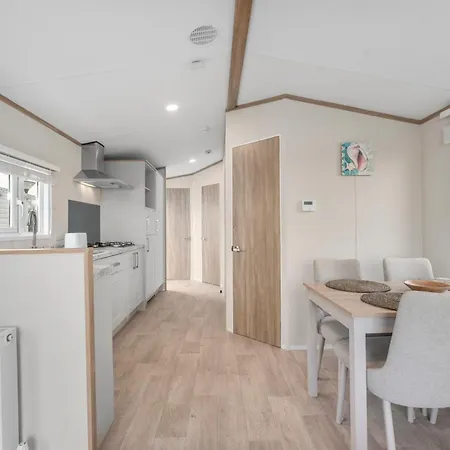 - La Gondole - Cosy Stacaravan Omringd Door مكان تخييم *